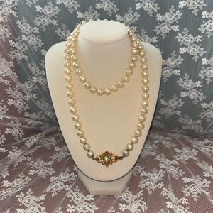 Vintage single strand freshwater Pearl Necklace with Gold Accent
